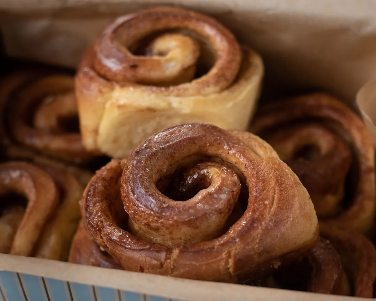 cinnamon roll internal temperature