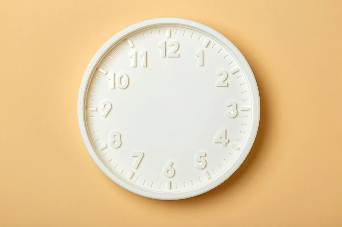 Daylight Saving Time clock adjustment