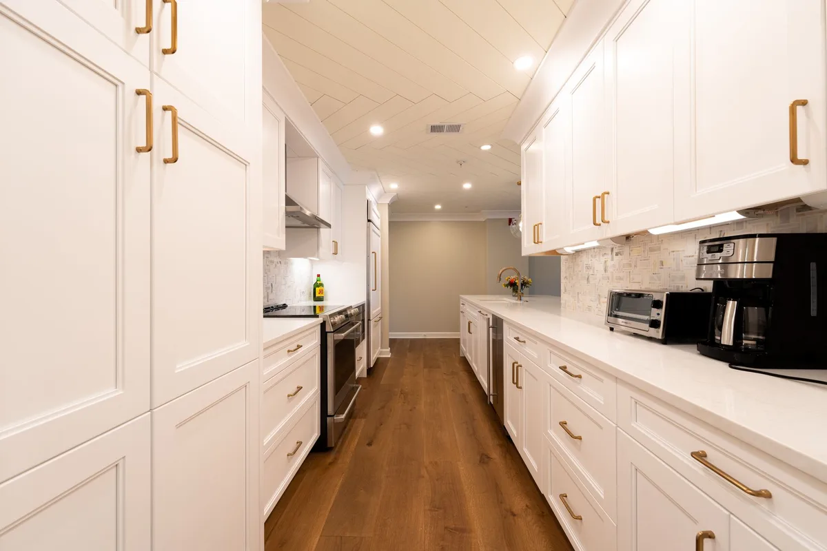 galley kitchen layout