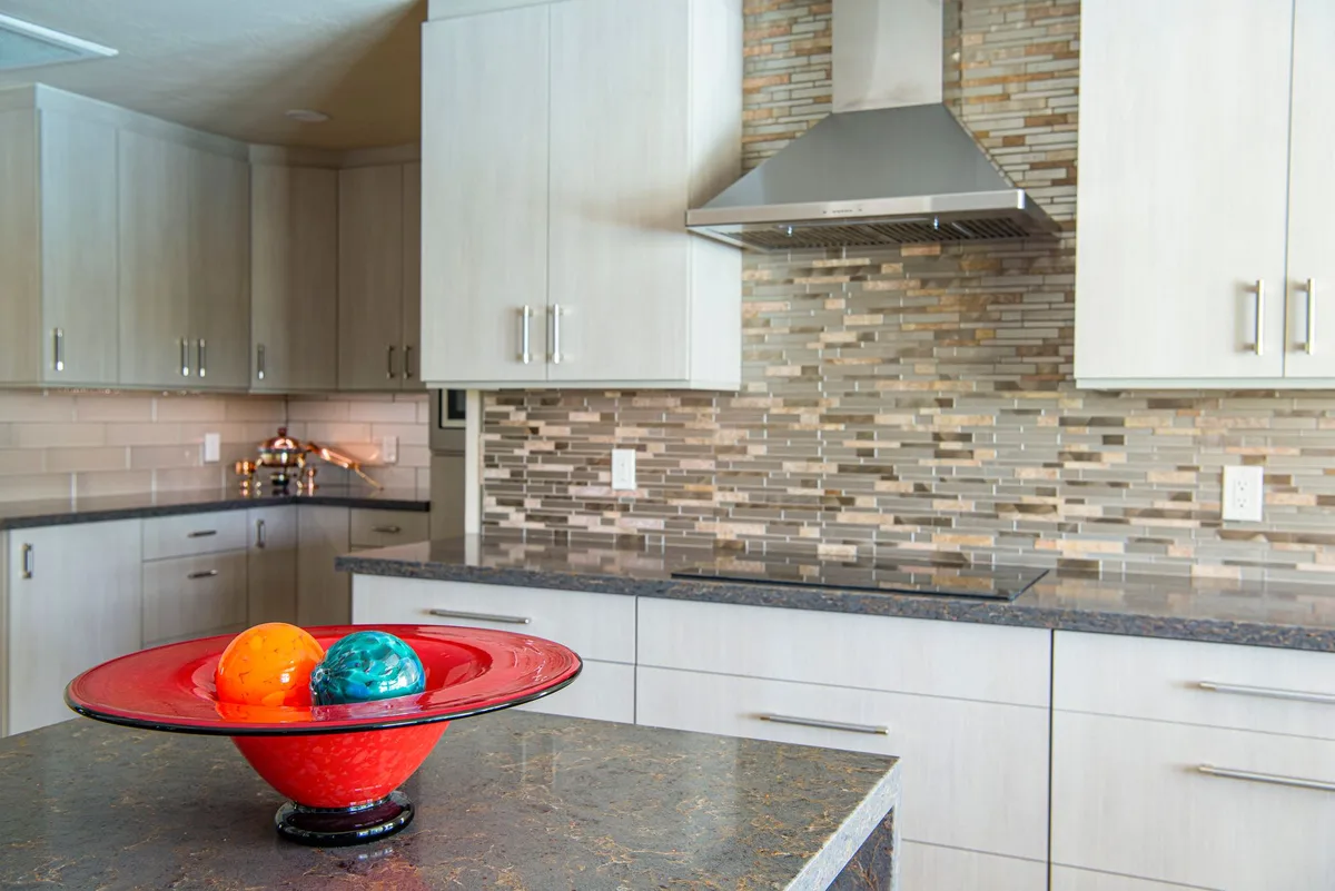 Quartz kitchen countertop material