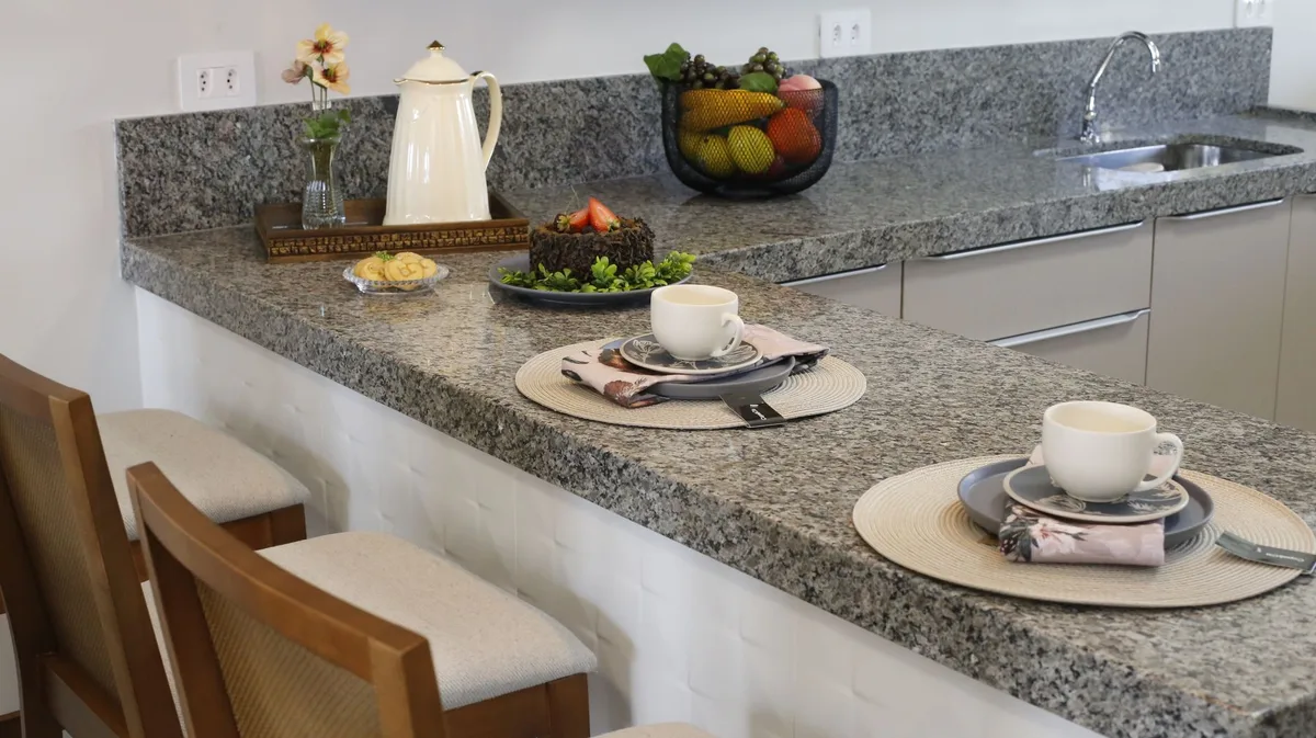 Quartz vs Granite countertop comparison
